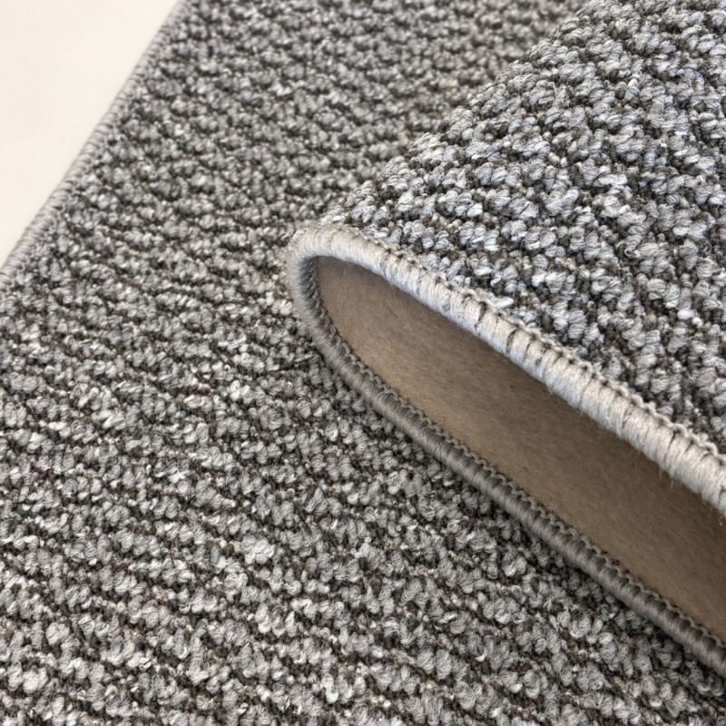 Dywan strukturalny 200x400 – styl loftowy i industrialny