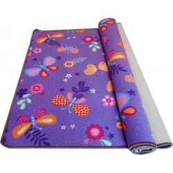 Fioletowe motylki dywan dla dziewczyneczki